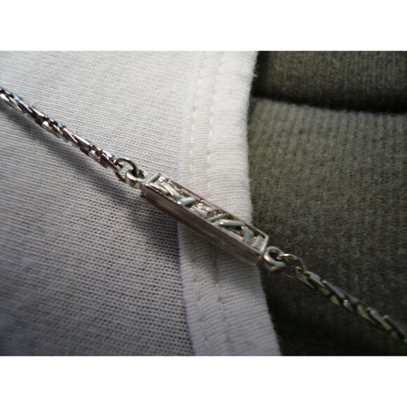 Vintage Silver Trifari Necklace - Triangles - Picture 4 of 5